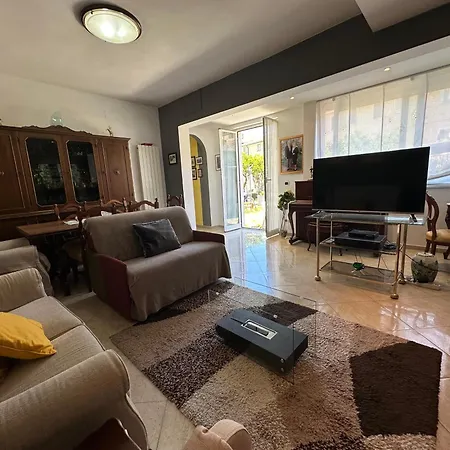 Marcellina - Piazza San Giovanni, Giardino Privato, Jacuzzi E Barbecue ロアーノ